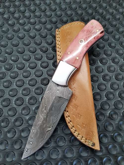 HANDMADE DAMASCUS STEEL HUNTING KNIFE !!!
