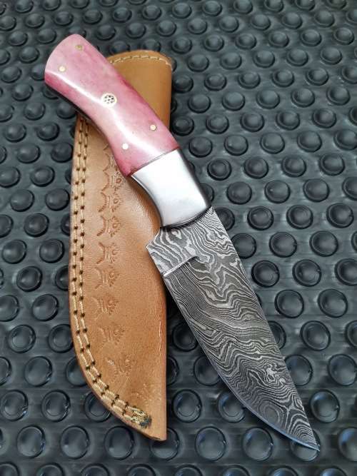 HANDMADE DAMASCUS STEEL HUNTING KNIFE !!!