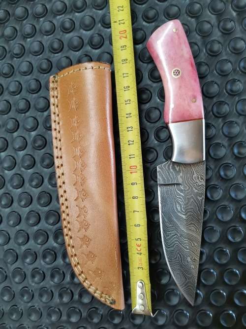 HANDMADE DAMASCUS STEEL HUNTING KNIFE !!!