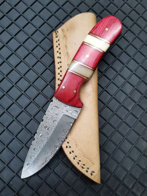 HANDMADE DAMASCUS STEEL HUNTING KNIFE !!!