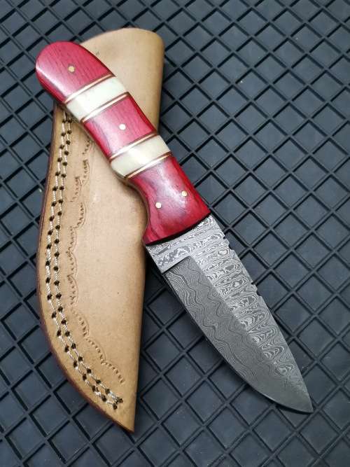 HANDMADE DAMASCUS STEEL HUNTING KNIFE !!!