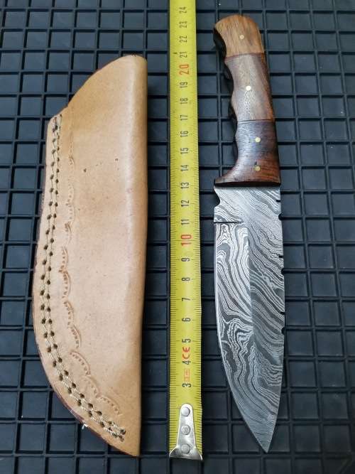 HANDMADE DAMASCUS STEEL HUNTING KNIFE !!!