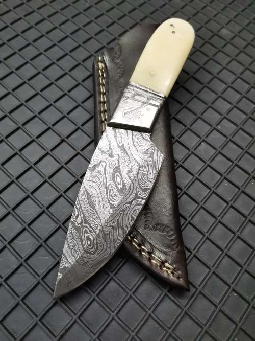 HANDMADE DAMASCUS STEEL HUNTING KNIFE !!!