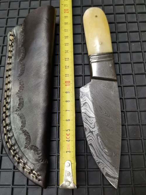 HANDMADE DAMASCUS STEEL HUNTING KNIFE !!!