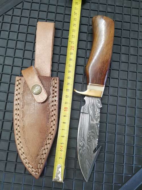 HANDMADE DAMASCUS STEEL HUNTING KNIFE !!!