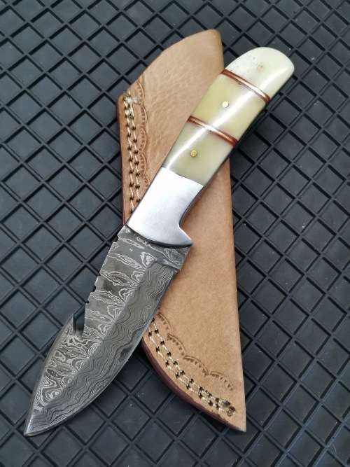 HANDMADE DAMASCUS STEEL HUNTING KNIFE !!!
