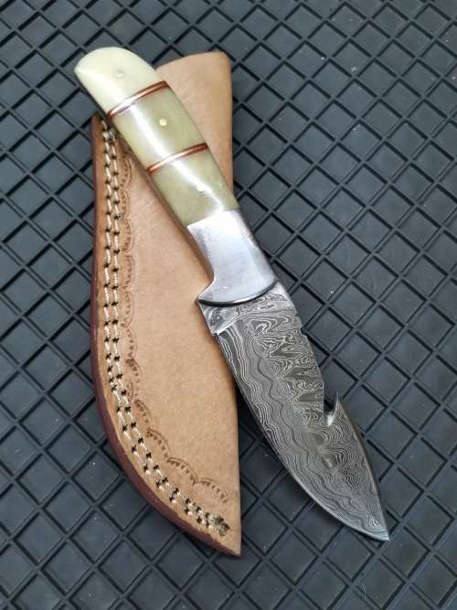 HANDMADE DAMASCUS STEEL HUNTING KNIFE !!!