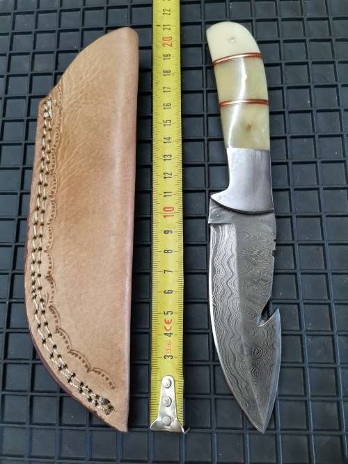 HANDMADE DAMASCUS STEEL HUNTING KNIFE !!!