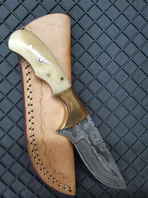 HANDMADE DAMASCUS STEEL HUNTING KNIFE !!!