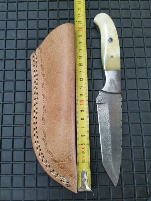 HANDMADE DAMASCUS STEEL HUNTING KNIFE !!!