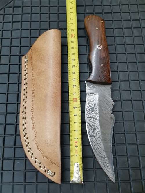 HANDMADE DAMASCUS STEEL HUNTING KNIFE !!!