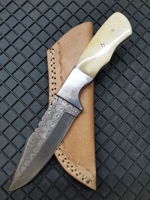 HANDMADE DAMASCUS STEEL HUNTING KNIFE !!!