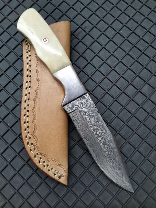 HANDMADE DAMASCUS STEEL HUNTING KNIFE !!!