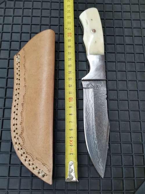 HANDMADE DAMASCUS STEEL HUNTING KNIFE !!!
