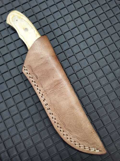 HANDMADE DAMASCUS STEEL HUNTING KNIFE !!!