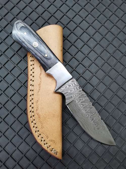 HANDMADE DAMASCUS STEEL HUNTING KNIFE !!!