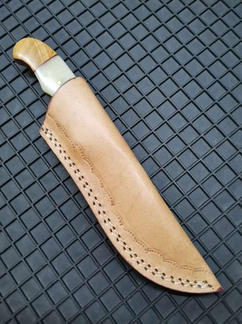 HANDMADE DAMASCUS STEEL HUNTING KNIFE !!!