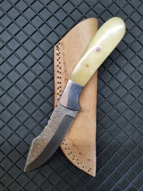 HANDMADE DAMASCUS STEEL HUNTING KNIFE