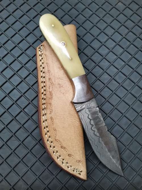 HANDMADE DAMASCUS STEEL HUNTING KNIFE