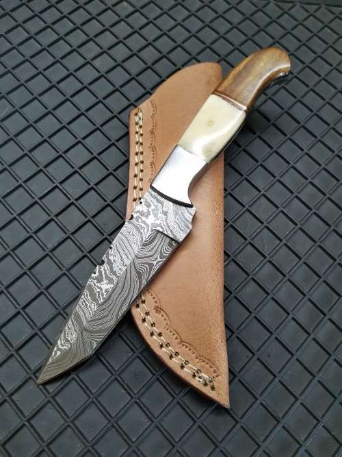 HANDMADE DAMASCUS STEEL HUNTING KNIFE