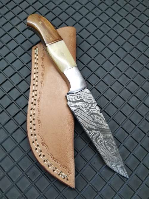 HANDMADE DAMASCUS STEEL HUNTING KNIFE