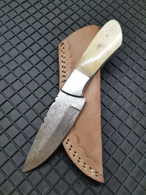 HANDMADE DAMASCUS STEEL HUNTING KNIFE