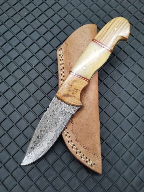 HANDMADE DAMASCUS STEEL HUNTING KNIFE