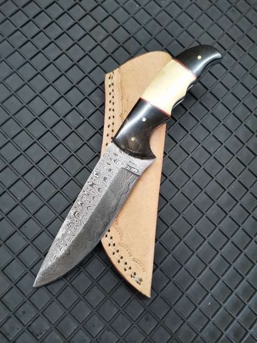 HANDMADE DAMASCUS STEEL HUNTING KNIFE