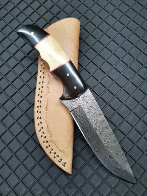 HANDMADE DAMASCUS STEEL HUNTING KNIFE