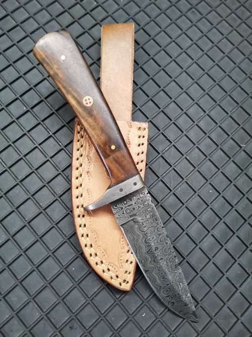 HANDMADE DAMASCUS STEEL HUNTING KNIFE