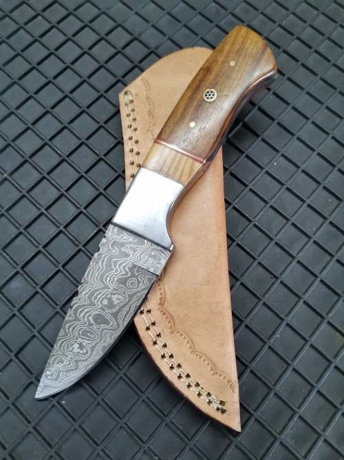 HANDMADE DAMASCUS STEEL HUNTING KNIFE