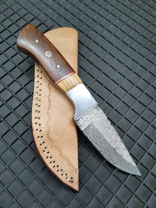 HANDMADE DAMASCUS STEEL HUNTING KNIFE