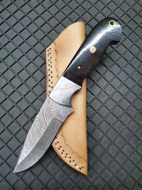 HANDMADE DAMASCUS STEEL HUNTING KNIFE