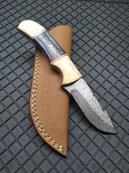 HANDMADE DAMASCUS STEEL HUNTING KNIFE