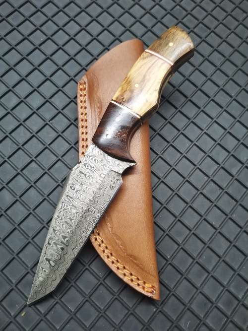 HANDMADE DAMASCUS STEEL HUNTING KNIFE