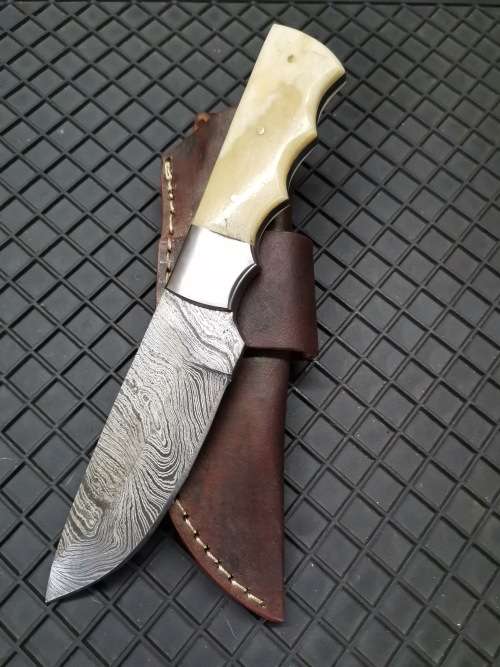 HANDMADE DAMASCUS STEEL HUNTING KNIFE