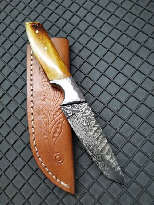 HANDMADE DAMASCUS STEEL HUNTING KNIFE