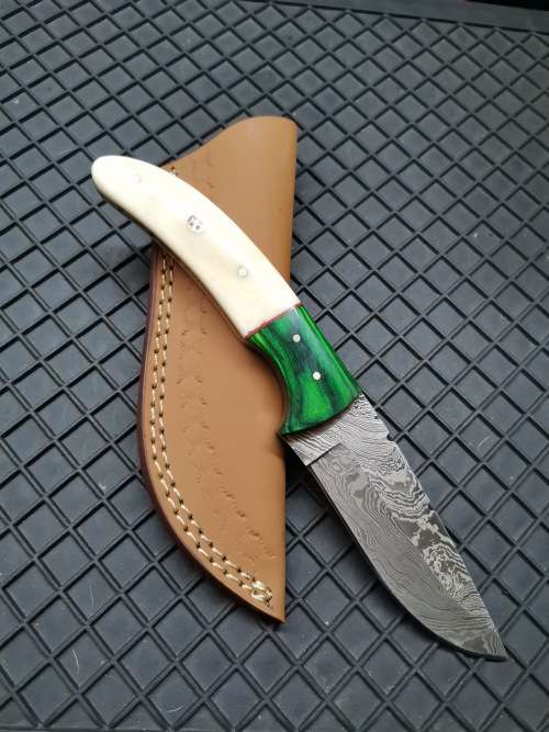 HANDMADE DAMASCUS STEEL HUNTING KNIFE