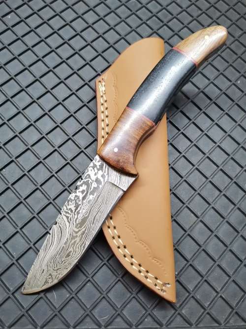 HANDMADE DAMASCUS STEEL HUNTING KNIFE