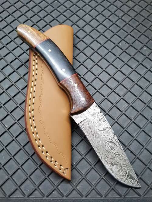 HANDMADE DAMASCUS STEEL HUNTING KNIFE