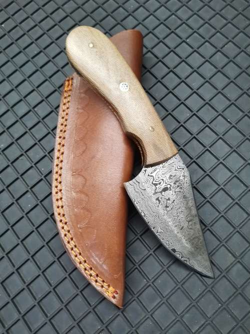 HANDMADE DAMASCUS STEEL HUNTING KNIFE