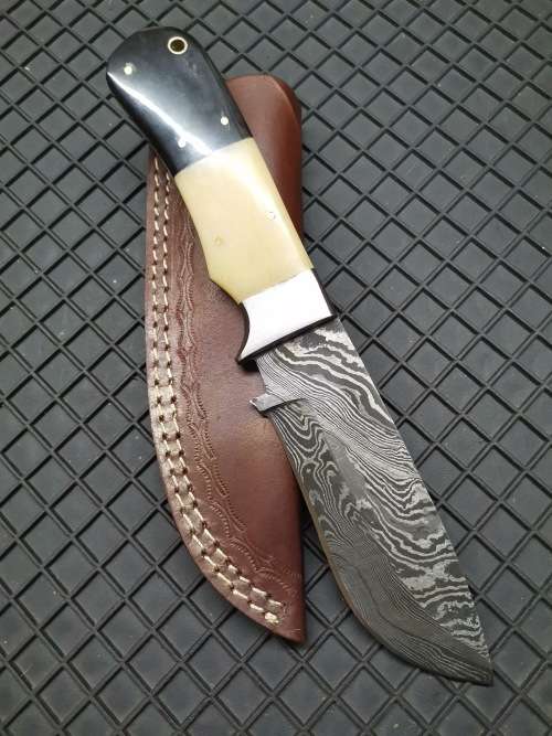 HANDMADE DAMASCUS STEEL HUNTING KNIFE