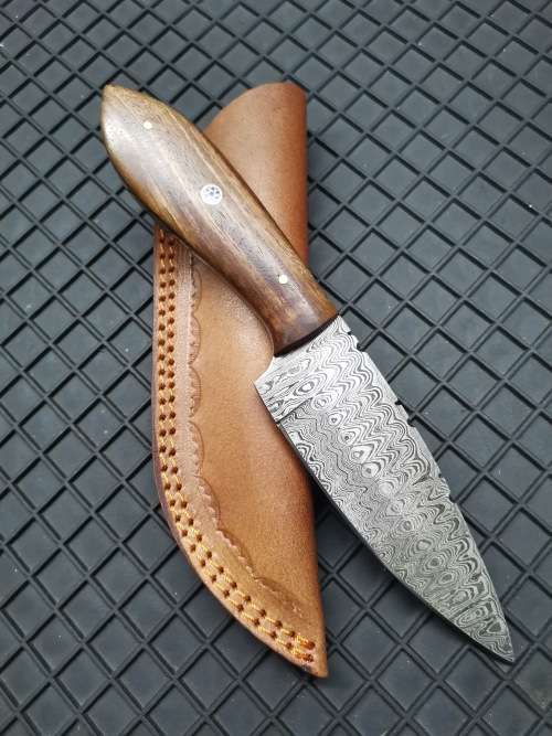 HANDMADE DAMASCUS STEEL HUNTING KNIFE