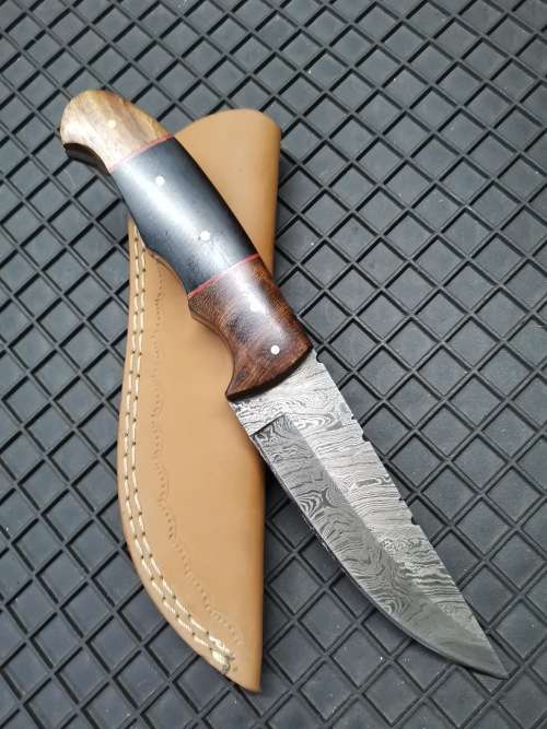 HANDMADE DAMASCUS STEEL HUNTING KNIFE