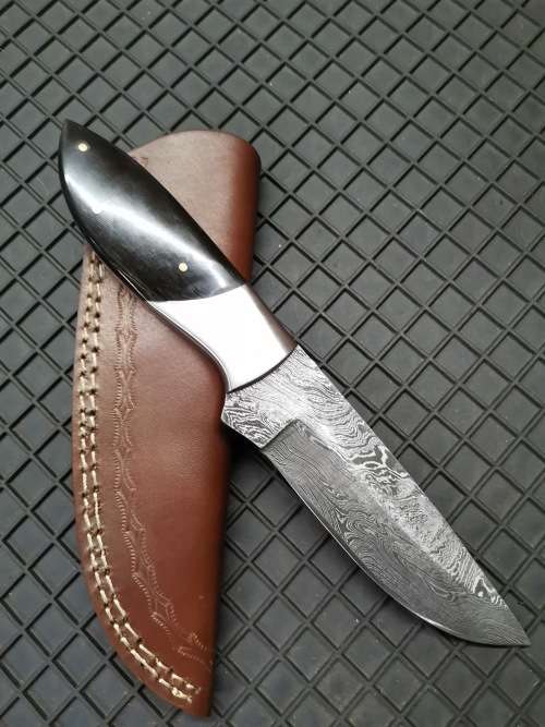 HANDMADE DAMASCUS STEEL HUNTING KNIFE