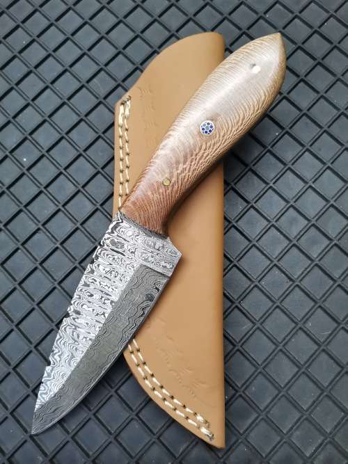 HANDMADE DAMASCUS STEEL HUNTING KNIFE