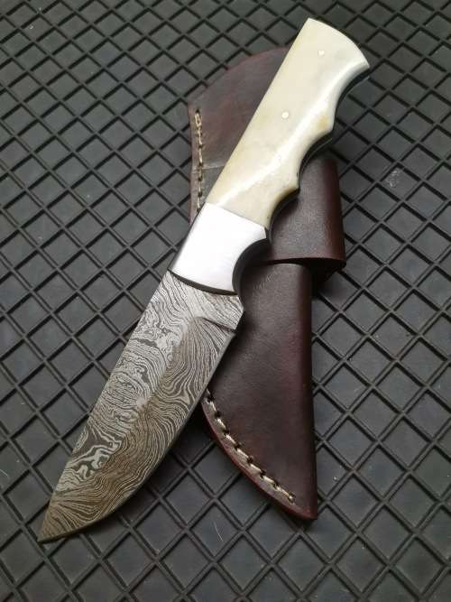 HANDMADE DAMASCUS STEEL HUNTING KNIFE