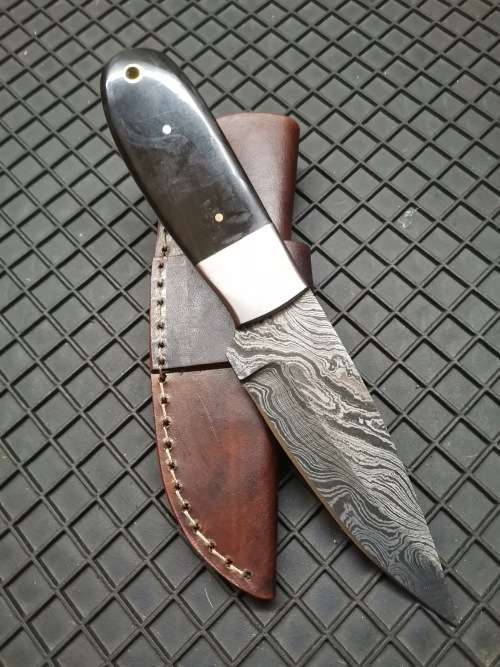 HANDMADE DAMASCUS STEEL HUNTING KNIFE