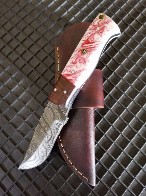 HANDMADE DAMASCUS STEEL HUNTING KNIFE