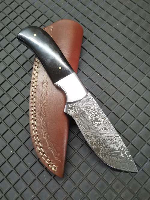 HANDMADE DAMASCUS STEEL HUNTING KNIFE